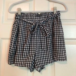 High waisted gingham shorts with tie!